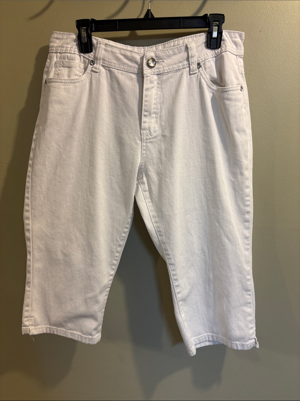 Roz & Ali White Capri